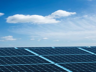 新材料大幅提升太阳能电池量子效率